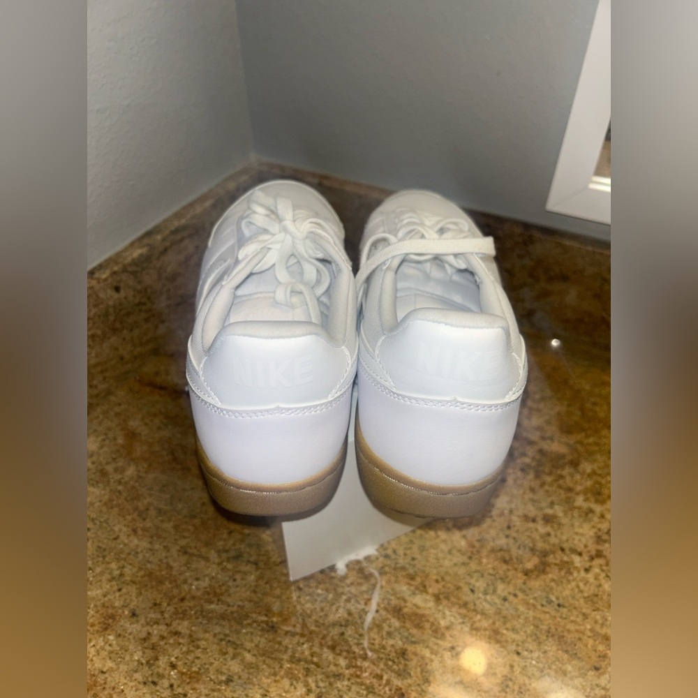 Women's Nike Field General Sneaker (Women) 11 Good used condition sneaker - Picture 4 of 7